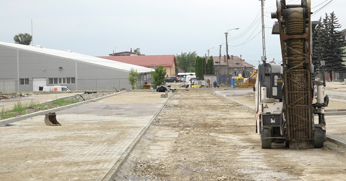 Teljesen átalakul a gyergyószentmiklósi Testvériség sugárút látképe október végére